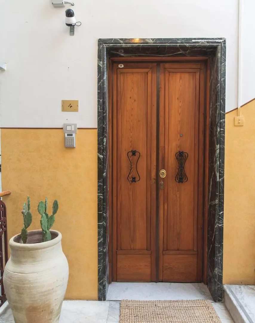 Fourooms - Bari Sparano 2*,